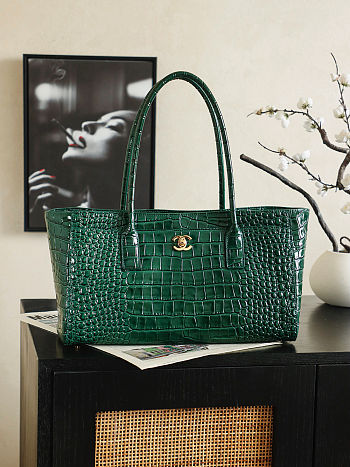 Fortok Chanel Small Shopping Tote Crocodile-embossed Calfskin Green 39×20×13cm