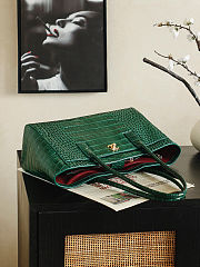 Fortok Chanel Small Shopping Tote Crocodile-embossed Calfskin Green 39×20×13cm - 2