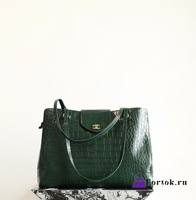 Fortok Chanel Tote Bag Crocodile-embossed Calfskin Black 36 x 46 20cm - 1