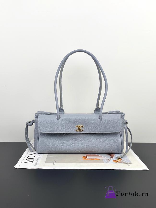 Fortok Chanel Grained Calfskin Stitched Urban Essentials Small Shopping Bag Grey 30.5×11.5×15cm - 1