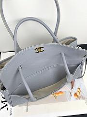 Fortok Chanel Grained Calfskin Stitched Urban Essentials Small Shopping Bag Grey 30.5×11.5×15cm - 3