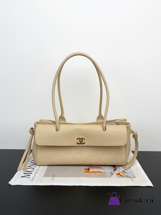 Fortok Chanel Grained Calfskin Stitched Urban Essentials Shopping Bag Beige 30.5×11.5×15cm - 1