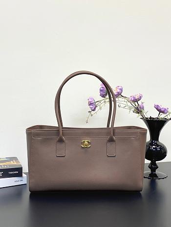 Fortok Chanel Small Cerf Shopping Bag Black Calfskin Brown 34×13×20cm