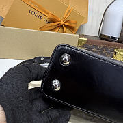 Fortok Louis Vuitton Capucines East-West Bag Black 26.5*8*14cm - 2