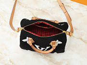 Fortok Louis Vuitton Speedy Bandoulière 25 Shearling Bag Black/White 25x19x15cm - 6