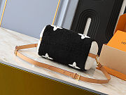 Fortok Louis Vuitton Speedy Bandoulière 25 Shearling Bag Black/White 25x19x15cm - 4