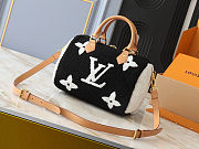 Fortok Louis Vuitton Speedy Bandoulière 25 Shearling Bag Black/White 25x19x15cm - 3