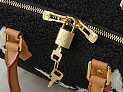 Fortok Louis Vuitton Speedy Bandoulière 25 Shearling Bag Black/White 25x19x15cm - 2
