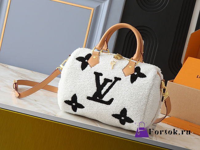 Fortok Louis Vuitton Speedy Bandoulière 25 Shearling Bag White 25x19x15cm - 1