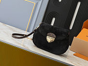 Fortok Louis Vuitton Sunset Shearling Black Bag 27x18x3cm - 1