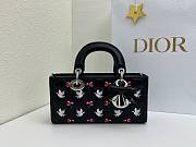 Fortok Dioramour Lady D-Joy Bag Black Cannage Lambskin Embroidered with Multicolor Doves & Roses Motif 22x12x6cm - 3