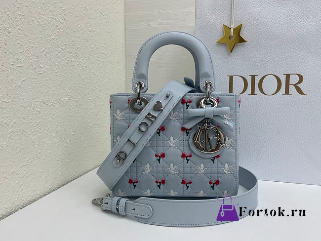 Fortok Dior Small Lady Dior Bag Blue Cannage Lambskin Embroidered with Multicolor Doves & Roses Motif 18 x 15 x 7 cm - 1