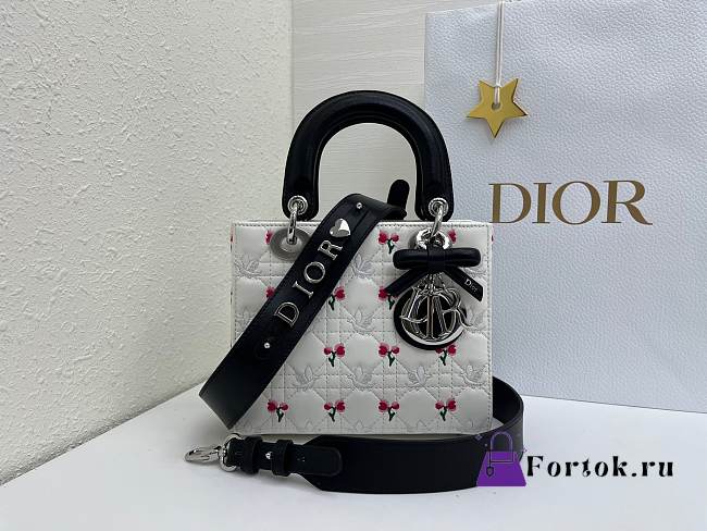 Fortok Dior Small Lady Dior Bag White/Black Cannage Lambskin Embroidered with Multicolor Doves & Roses Motif 18 x 15 x 7 cm - 1