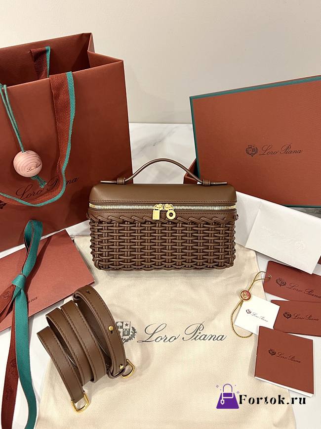 Fortok Loro Piana Extra Pocket L19 East-West Wicker Rattan Brown 19 x 12 x 7 cm  - 1