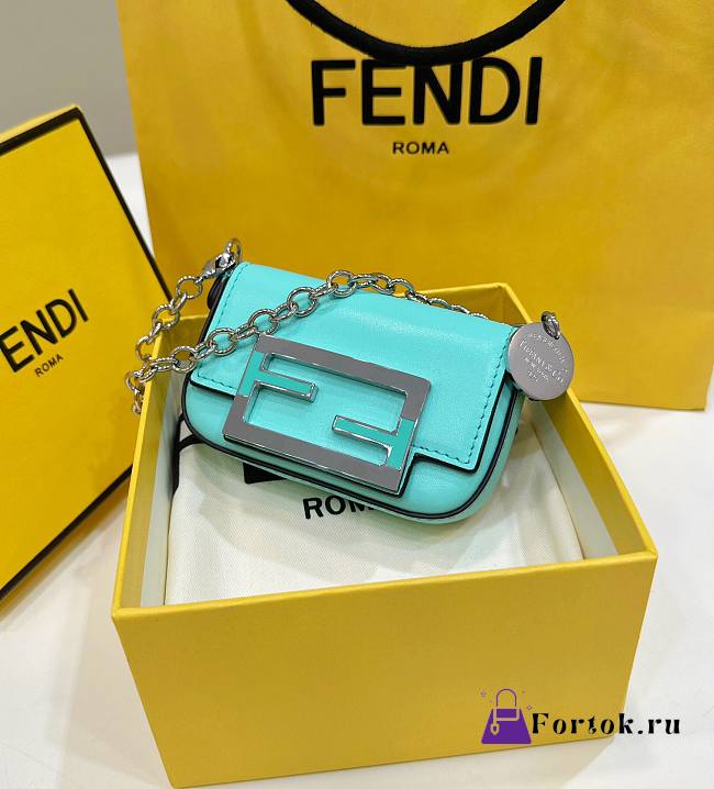 Fortok Fendi x Tiffany & Co. Nano Baguette Tiffany Blue 11x2.5x7cm - 1