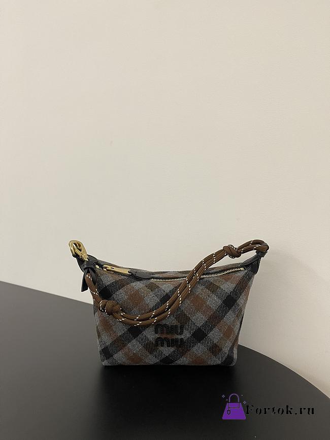 Fortok Miu Miu Plaid Wool Pouch 14*18.5*10cm - 1