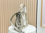 Fortok Dior Dioriviera Small Dior Book Tote with Strap Beige Toile de Jouy Floral Garden Embroidery 26.5 x 22 x 14 cm - 3