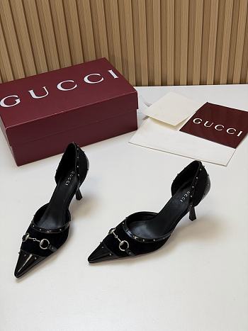 Fortok Gucci Savoy Pump Pink Horsebit d'Orsay Silhouette Velvet Black 7.5cm