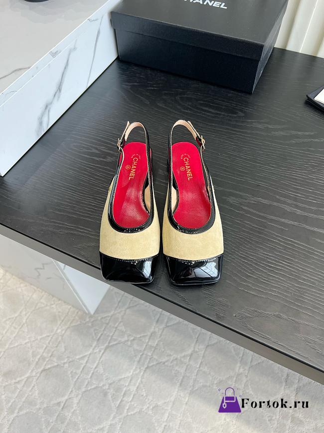 Fortok Chanel Slingback Pumps Beige Glossy Black Patent Leather Toe Cap - 1