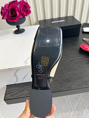Fortok Chanel Slingback Pumps Beige Glossy Black Patent Leather Toe Cap - 4