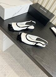Fortok Chanel Slingback Pumps White Glossy Black Patent Leather Toe Cap - 4