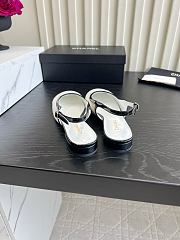 Fortok Chanel Slingback Pumps White Glossy Black Patent Leather Toe Cap - 3