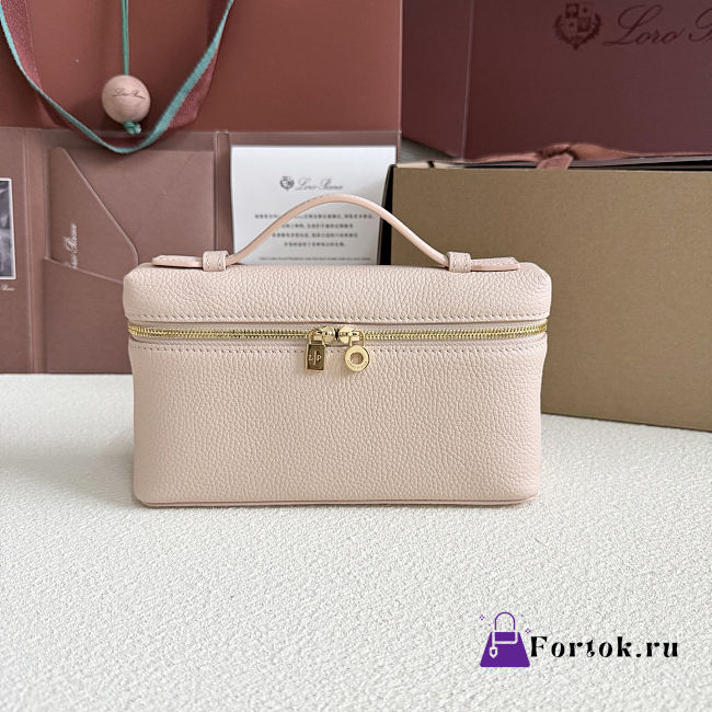 Fortok Loro Piana Extra Pocket L19 Grained Calfskin Feather Pink 11 x 19 x 6.5cm  - 1