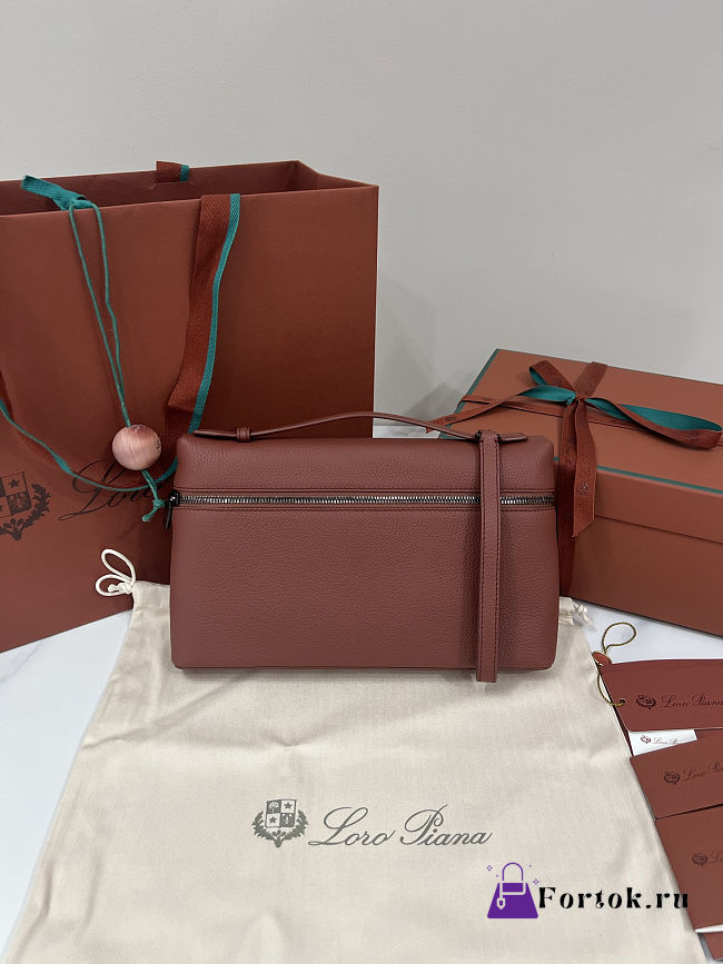 Fortok Loro Piana Extra Pouch L29 Grained Calfskin Kummel 29 x 18 x 5 cm  - 1