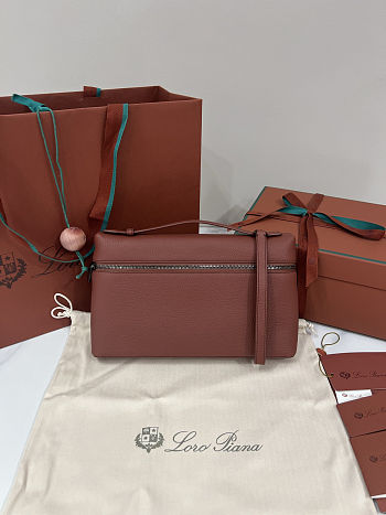 Fortok Loro Piana Extra Pouch L29 Grained Calfskin Kummel 29 x 18 x 5 cm 