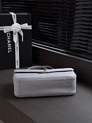 Fortok Chanel Maxi Flap Bag Grey 19.5x32x10cm - 3