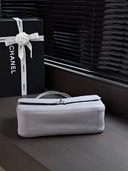 Fortok Chanel Maxi Flap Bag Grey Silver Hardware 19.5x32x10cm - 2