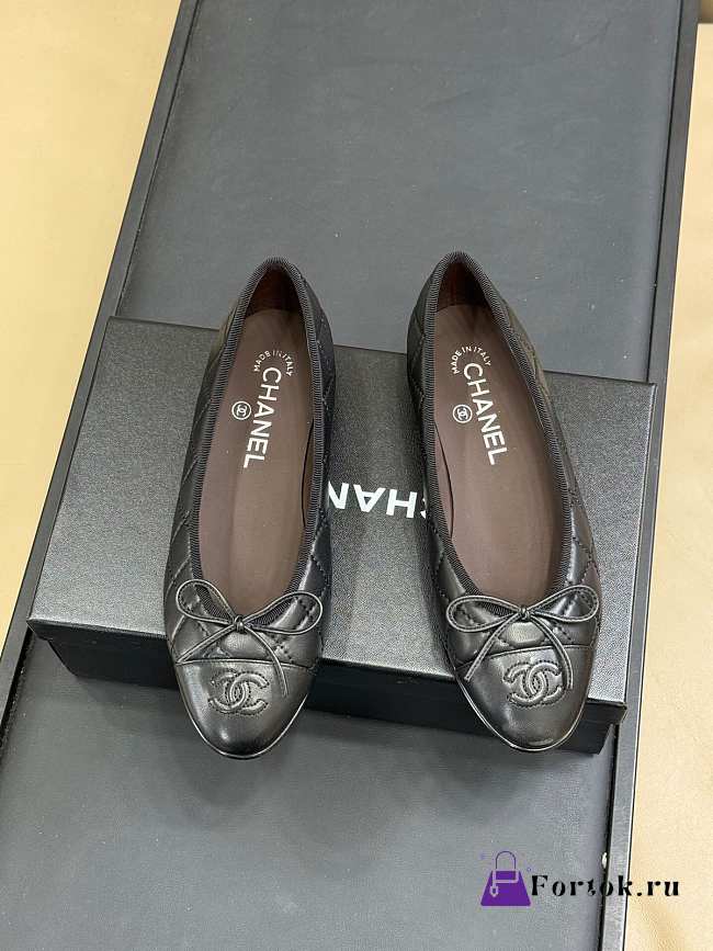 Fortok Chanel Black Aged Calfskin Ballet Flats - 1