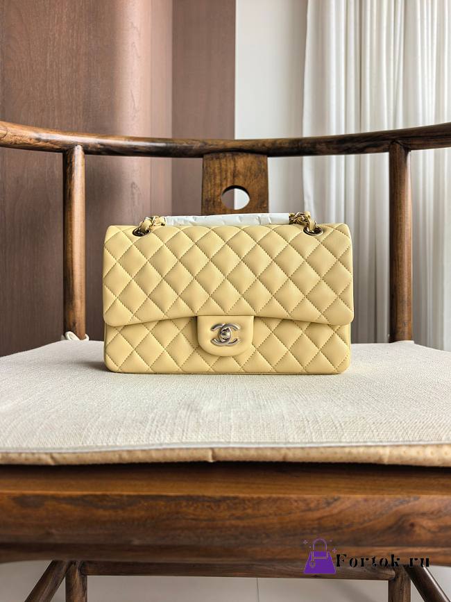 Fortok Chanel Medium Flap Bag Light Yellow 25.5cm - 1