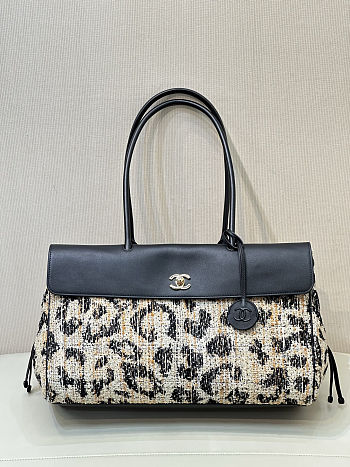 Fortok Chanel Urban Essentials Shopping Bag Striking Leopard-patterned Tweed 38x 22 x 16cm