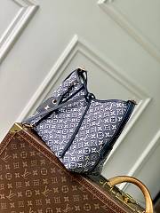 Fortok Louis Vuitton CarryAll Cargo PM Blue Monogram 29 x 24 x 12cm - 5