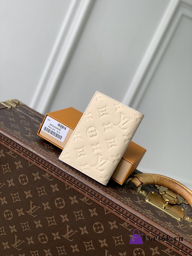 Fortok Louis Vuitton Passport Cover Poplar 10 x 14 x 2.5cm - 1