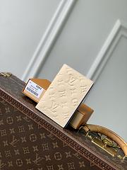 Fortok Louis Vuitton Passport Cover Poplar 10 x 14 x 2.5cm - 6