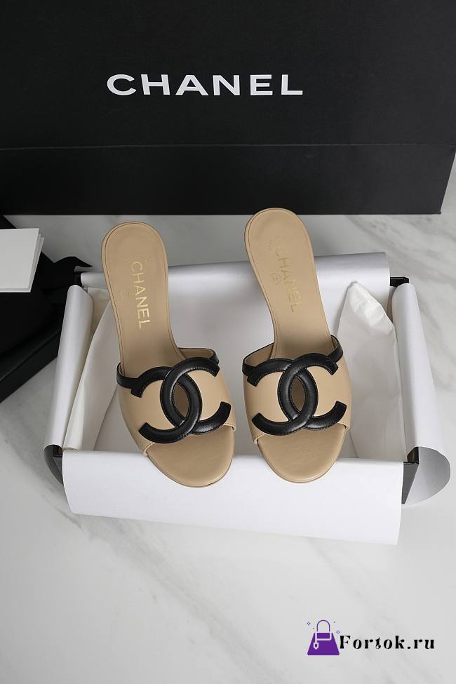 Fortok Chanel Lambskin CC Cutout Mules Beige - 1