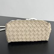 Fortok Bottega Veneta Small Andiamo Bag Two-tone White/Beige 25x20x10cm - 3